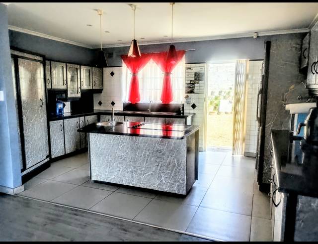 4 BEDROOM HOUSE FOR SALE IN ESCOMBE